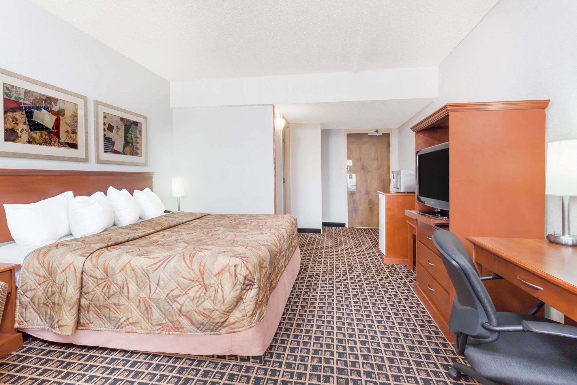 فندق Ramada By Wyndham يوركتن المظهر الخارجي الصورة
