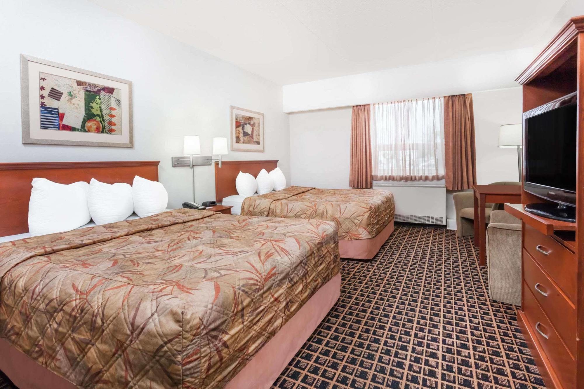 فندق Ramada By Wyndham يوركتن المظهر الخارجي الصورة