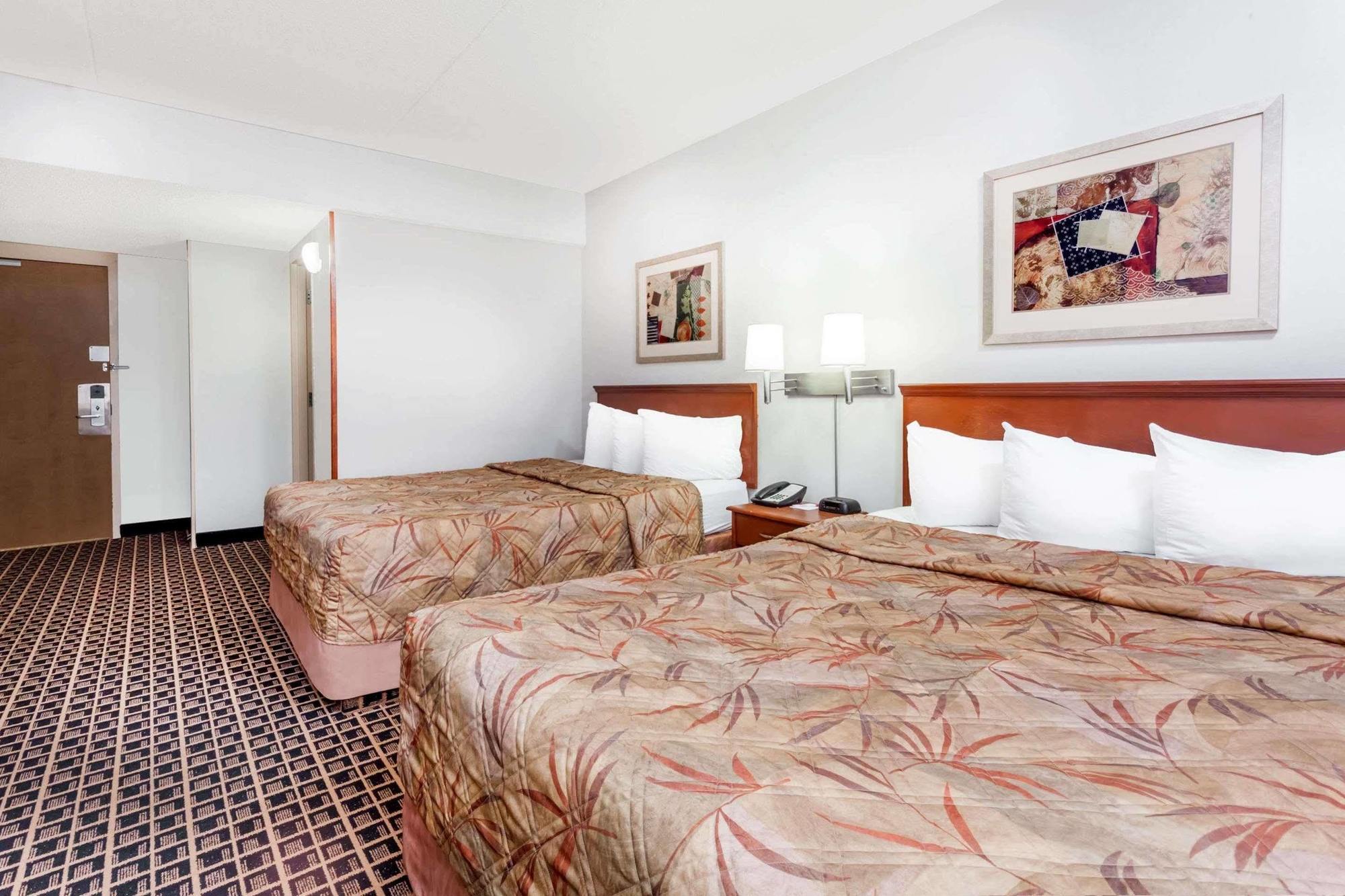 فندق Ramada By Wyndham يوركتن المظهر الخارجي الصورة